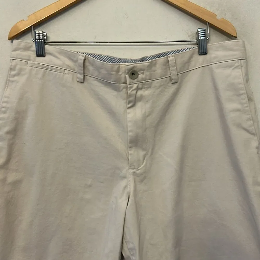 Banana Republic Men's khaki Shorts Size 36 EUC